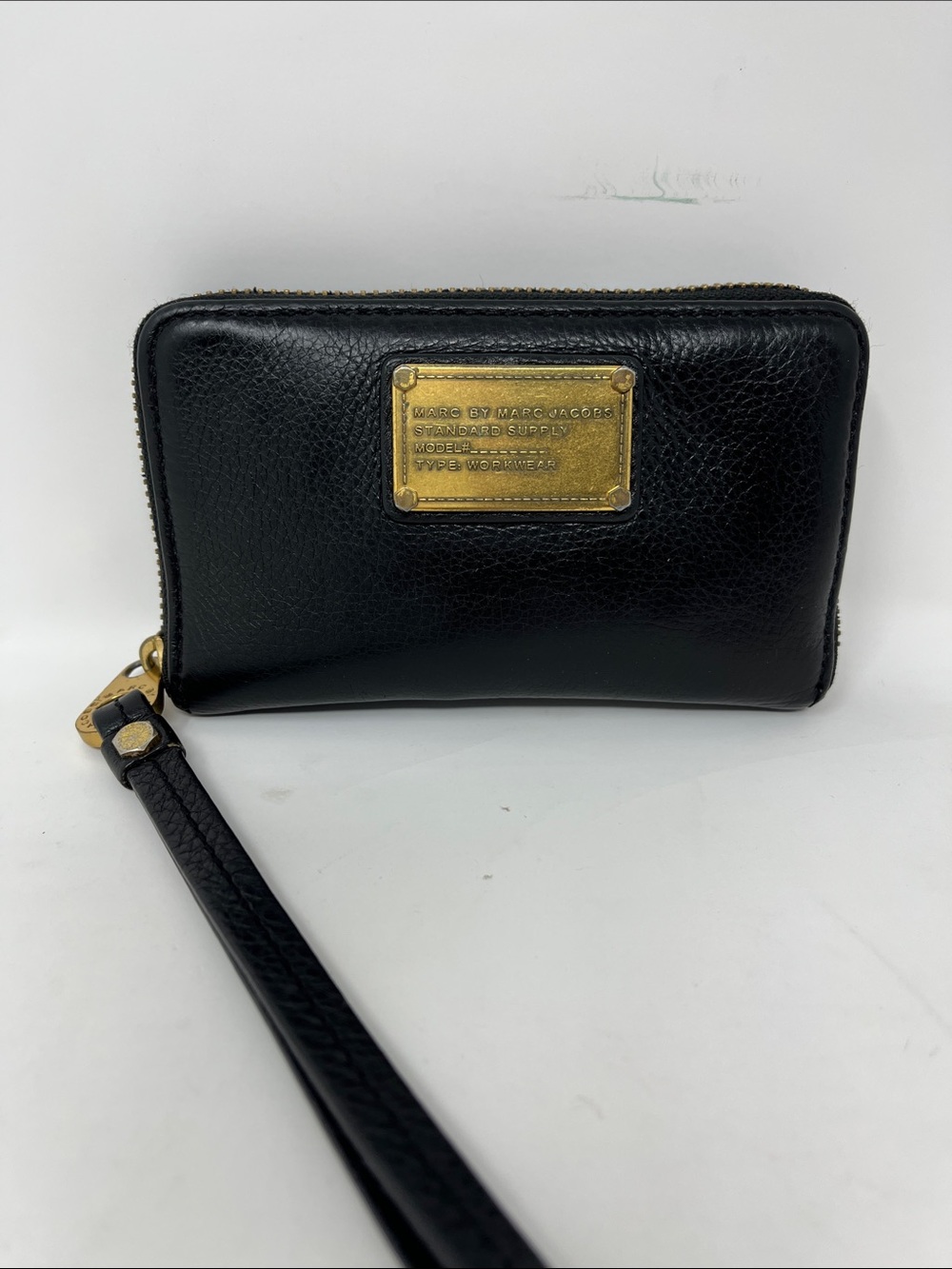 MARC BY MARC JACOBS SMALL ZIP AROUND WALLET WRISTLET COW LEATHER BRASS LOGO